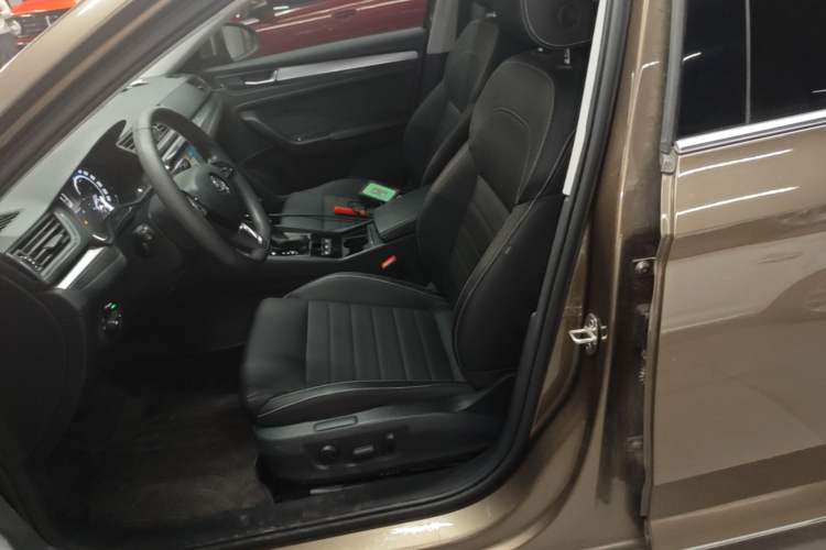Used Skoda Superb 2019 TSI280 DSG Comfort Edition Left Front Seat