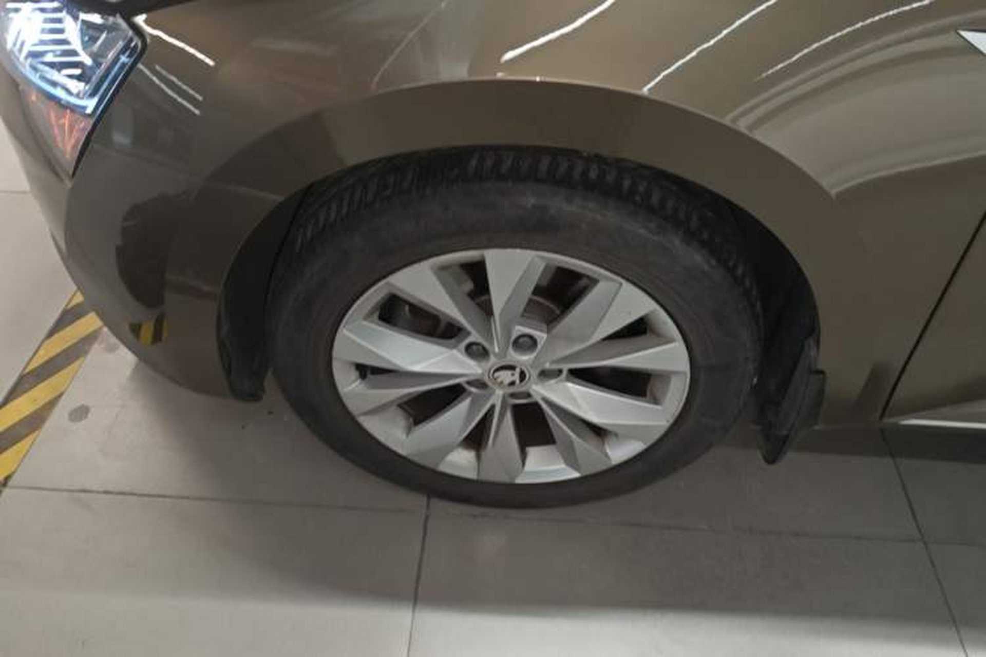 Used Skoda Superb 2019 TSI280 DSG Comfort Edition Left Front Wheel Hub