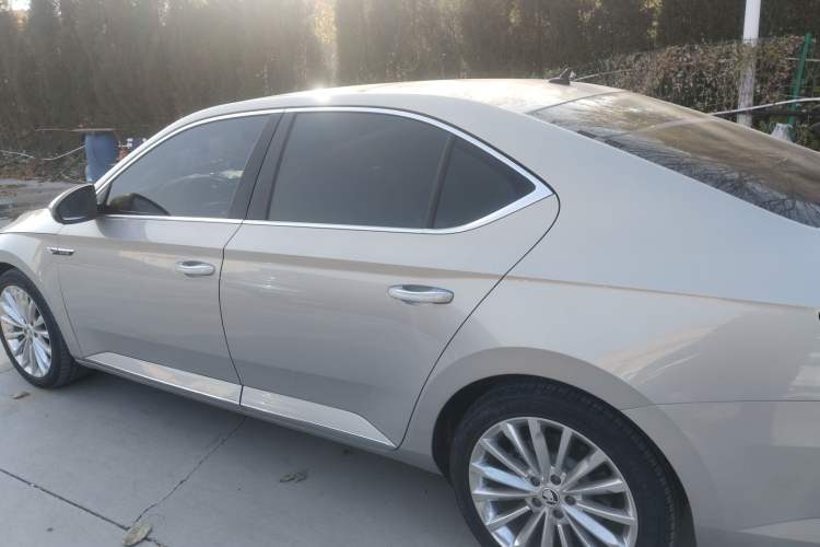 Used Skoda Superb 2019 Facelifted TSI280 DSG Comfort Edition Left Side