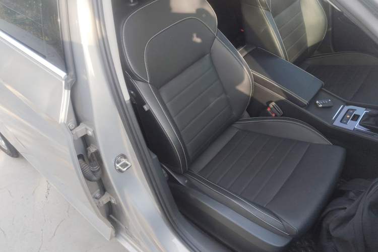 Used Skoda Superb 2019 Facelifted TSI280 DSG Comfort Edition Right Front Seat