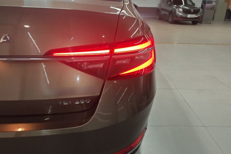 Used Skoda Superb 2019 TSI280 DSG Comfort Edition Right Rear Taillight