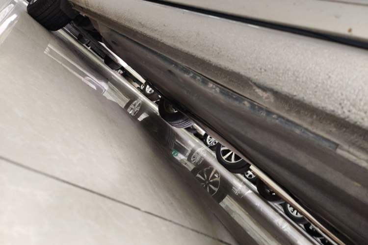Used Skoda Superb 2019 Facelifted TSI280 DSG Comfort Edition Right Side Sill