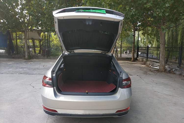 Used Skoda Superb 2019 Facelifted TSI280 DSG Comfort Edition Trunk