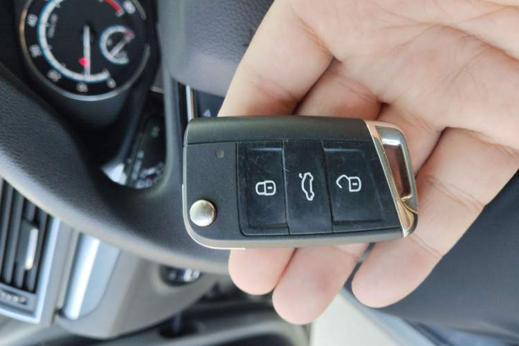 Used Skoda Superb 2019 Facelifted TSI280 DSG Comfort Edition Vehicle Key