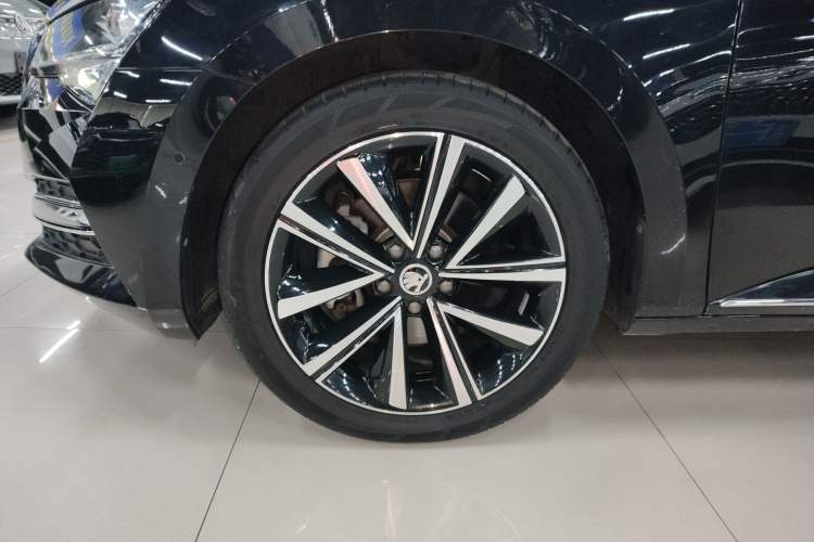 Used Skoda Superb 2021 TSI330 DSG Comfort Edition Exterior 2