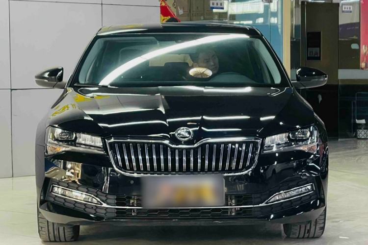 Used Skoda Superb 2021 TSI330 DSG Comfort Edition Exterior 4