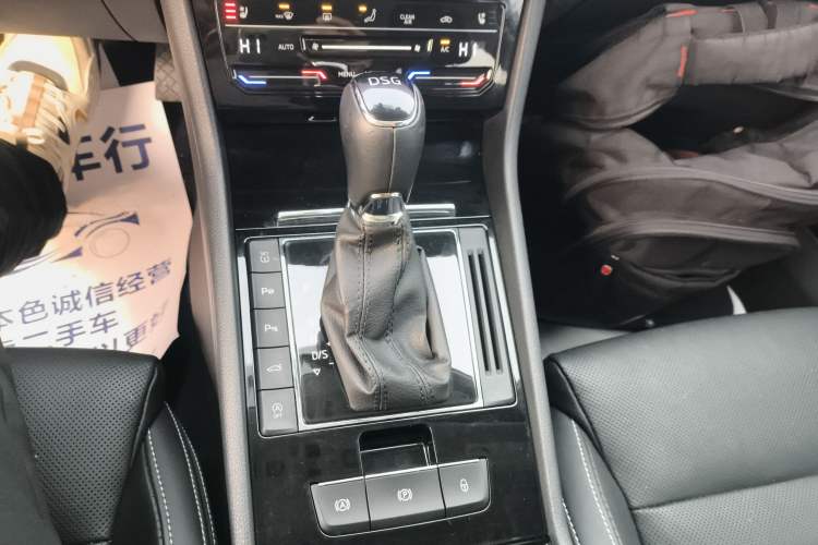 Used Skoda Superb 2021 TSI330 DSG Luxury Edition Gear Lever