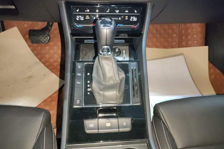Used Skoda Superb 2021 TSI330 DSG Comfort Edition Gear Lever