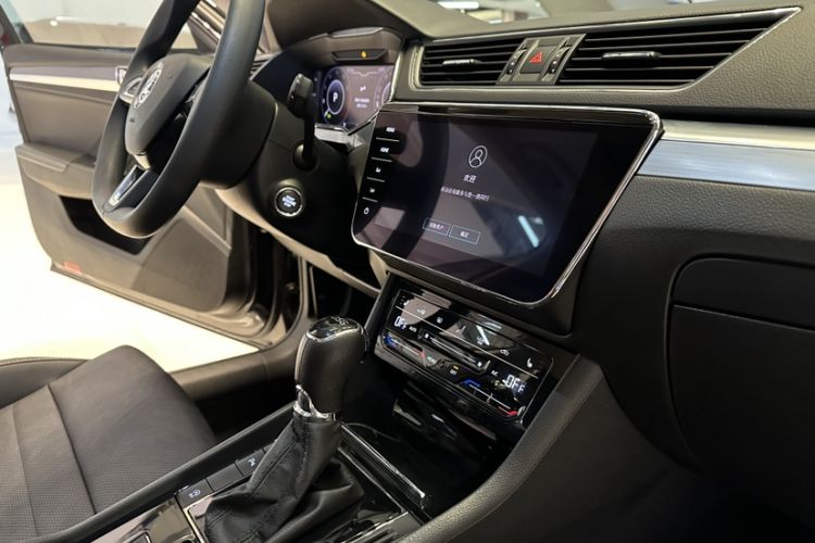 Used Skoda Superb 2021 TSI330 DSG Comfort Edition Interior 1