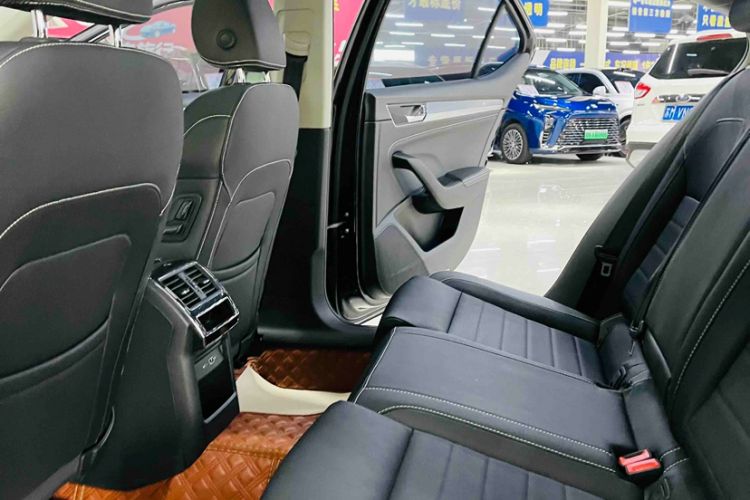 Used Skoda Superb 2021 TSI330 DSG Comfort Edition Interior 2