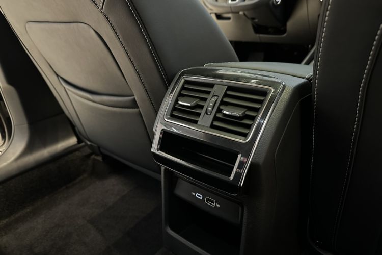 Used Skoda Superb 2021 TSI330 DSG Comfort Edition Interior 3