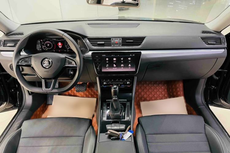 Used Skoda Superb 2021 TSI330 DSG Comfort Edition Interior 3