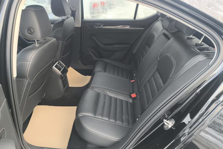 Used Skoda Superb 2021 TSI330 DSG Luxury Edition Interior 4