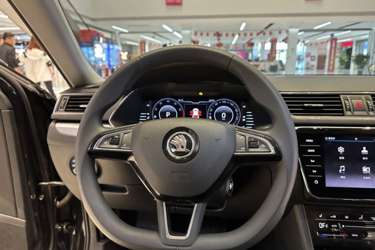 Used Skoda Superb 2021 TSI330 DSG Comfort Edition Interior 5