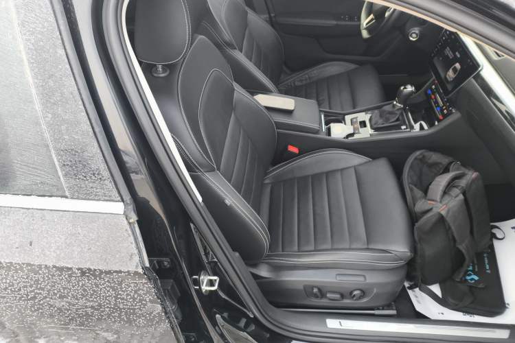 Used Skoda Superb 2021 TSI330 DSG Luxury Edition Right Front Seat