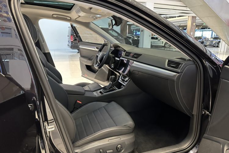Used Skoda Superb 2021 TSI330 DSG Comfort Edition Right Front Seat
