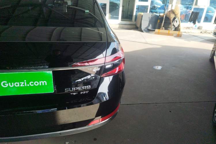 Used Skoda Superb 2021 TSI330 DSG Comfort Edition Right Rear Taillight
