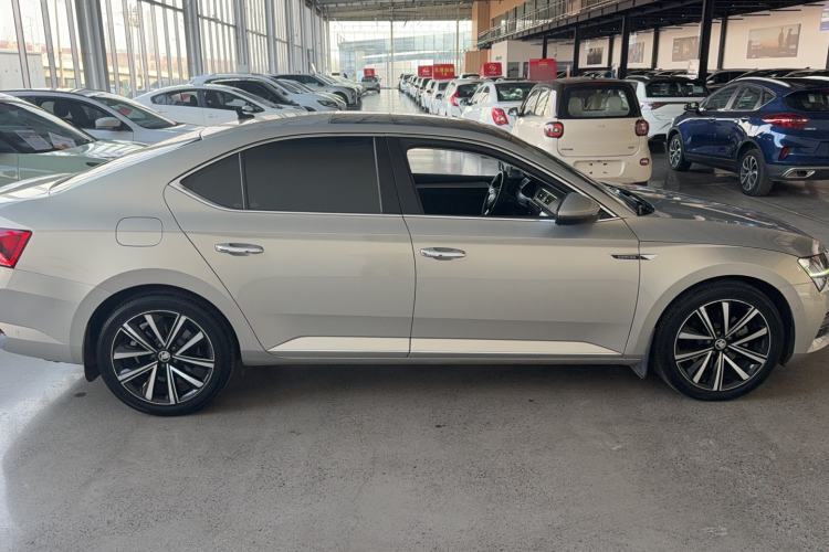 Used Skoda Superb 2021 TSI330 DSG Comfort Edition Exterior 2
