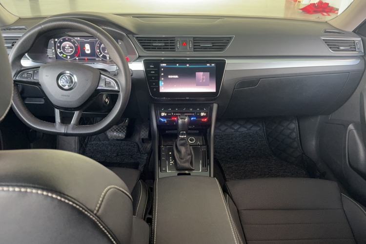 Used Skoda Superb 2021 TSI330 DSG Comfort Edition Interior 3