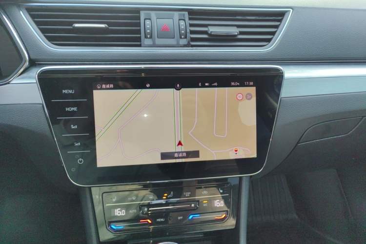 Used Skoda Superb 2021 TSI330 DSG Comfort Edition Audio And AC Panel