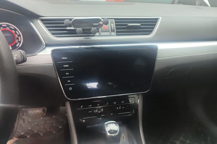 Used Skoda Superb 2021 TSI330 DSG Comfort Edition Audio And AC Panel
