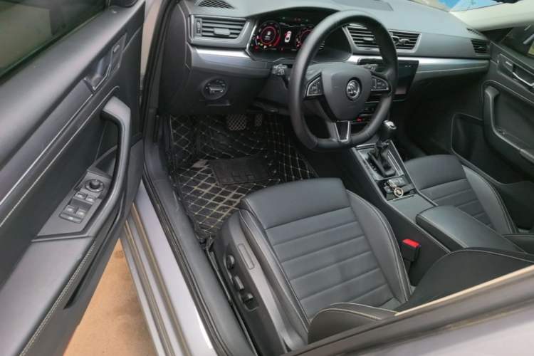 Used Skoda Superb 2021 TSI330 DSG Comfort Edition Driver Seat