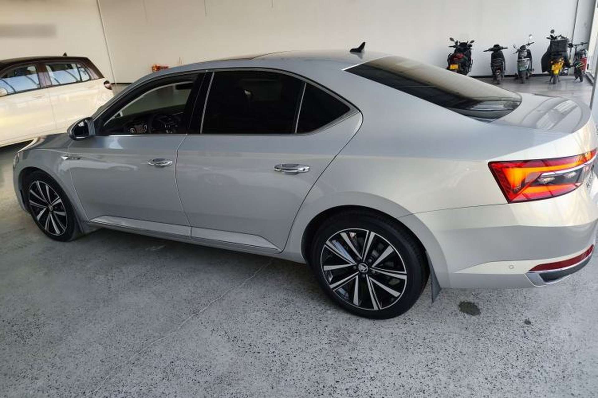 Used Skoda Superb 2021 TSI330 DSG Comfort Edition Exterior 3