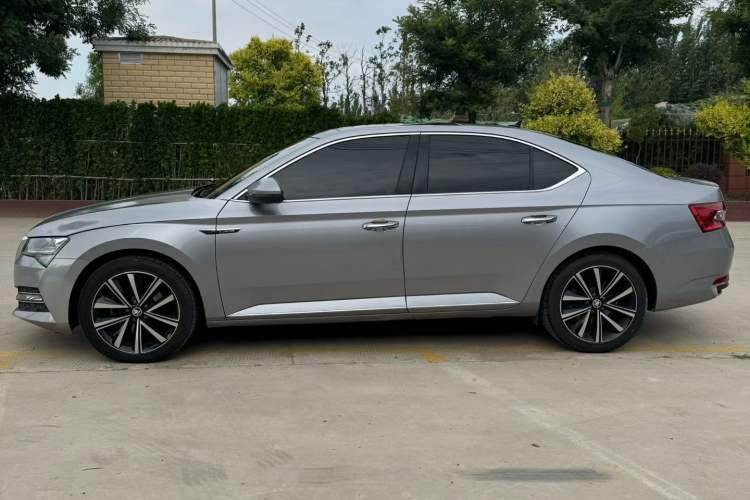 Used Skoda Superb 2021 TSI330 DSG Comfort Edition Exterior 3