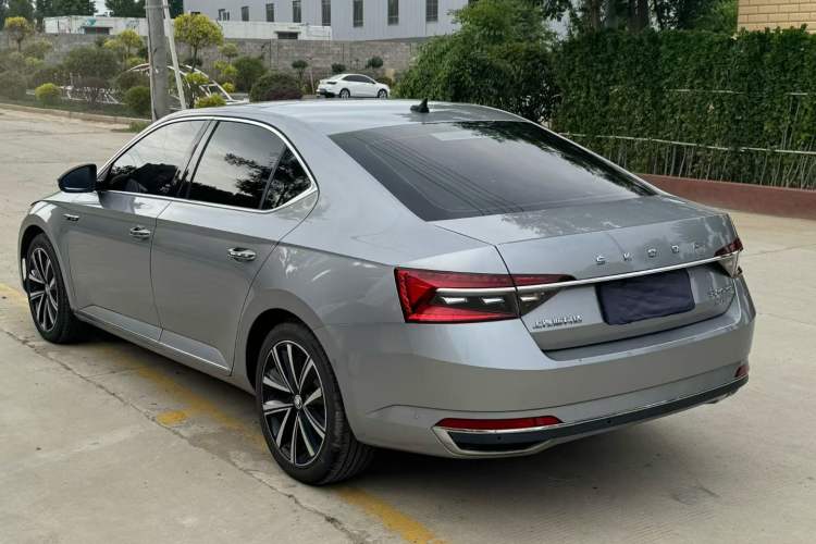 Used Skoda Superb 2021 TSI330 DSG Comfort Edition Exterior 4