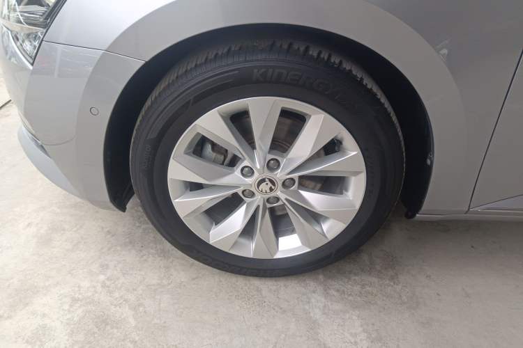 Used Skoda Superb 2021 TSI280 DSG Comfort Edition Exterior 4
