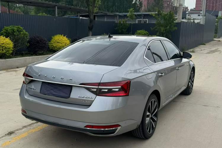 Used Skoda Superb 2021 TSI330 DSG Comfort Edition Exterior 5