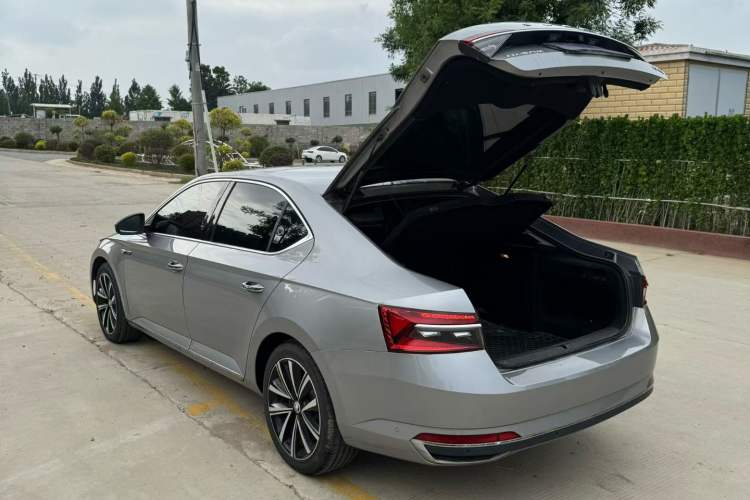 Used Skoda Superb 2021 TSI330 DSG Comfort Edition Exterior 6