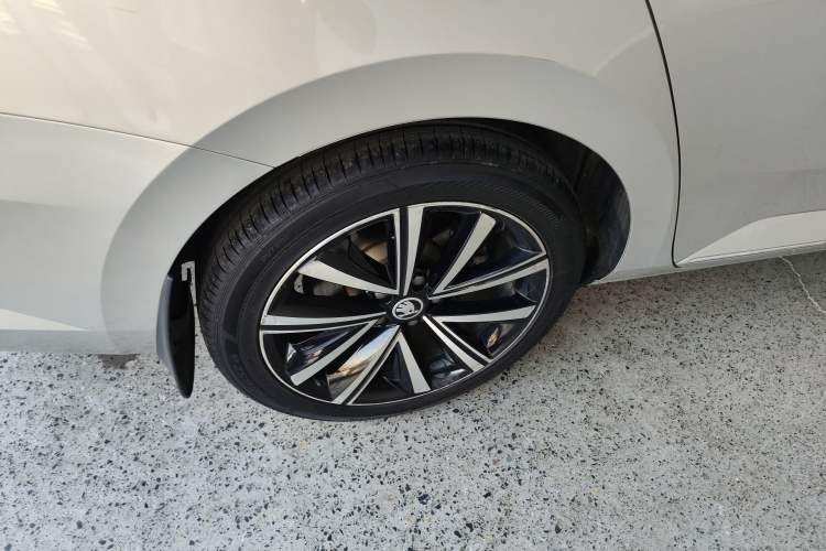 Used Skoda Superb 2021 TSI330 DSG Comfort Edition Exterior 8