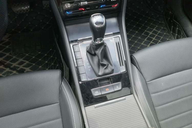 Used Skoda Superb 2021 TSI330 DSG Comfort Edition Gear Lever