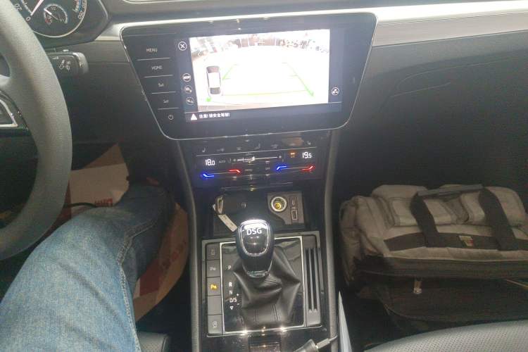 Used Skoda Superb 2021 TSI280 DSG Comfort Edition Gear Lever