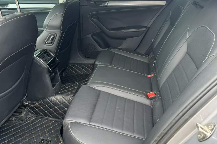 Used Skoda Superb 2021 TSI330 DSG Comfort Edition Interior 2