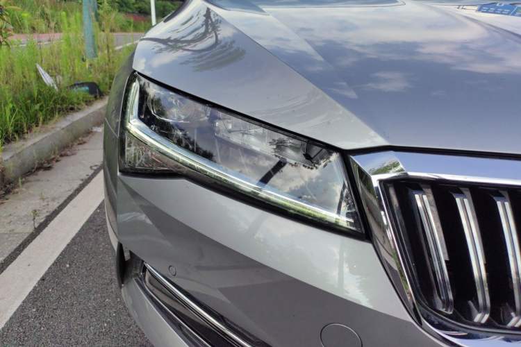 Used Skoda Superb 2021 TSI330 DSG Comfort Edition Right Front Headlight