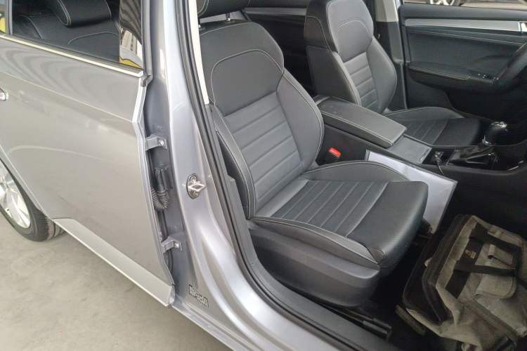 Used Skoda Superb 2021 TSI280 DSG Comfort Edition Right Front Seat