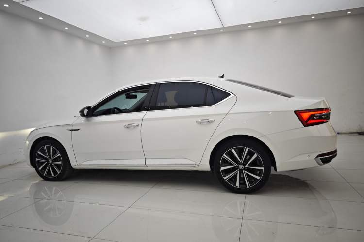 Used Skoda Superb 2021 TSI330 DSG Comfort Edition Exterior 10