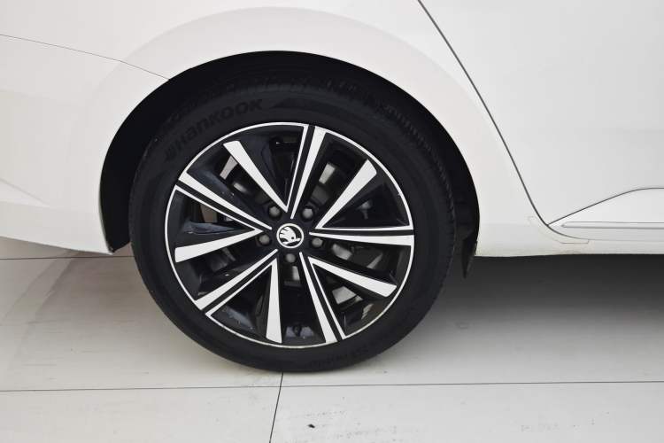 Used Skoda Superb 2021 TSI330 DSG Comfort Edition Exterior 7