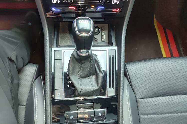 Used Skoda Superb 2021 TSI330 DSG Comfort Edition Gear Lever
