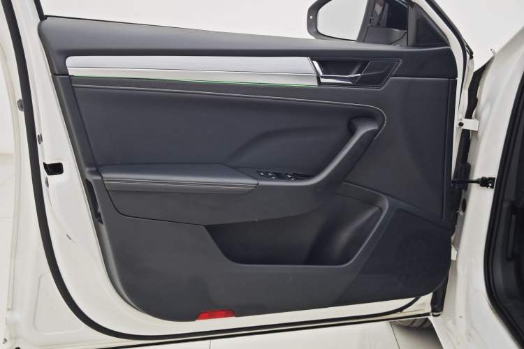 Used Skoda Superb 2021 TSI330 DSG Comfort Edition Interior 14
