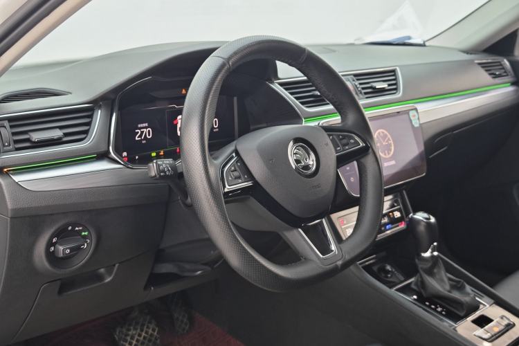 Used Skoda Superb 2021 TSI330 DSG Comfort Edition Interior 15