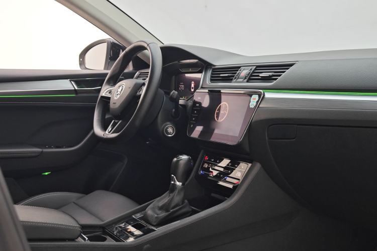 Used Skoda Superb 2021 TSI330 DSG Comfort Edition Interior 5