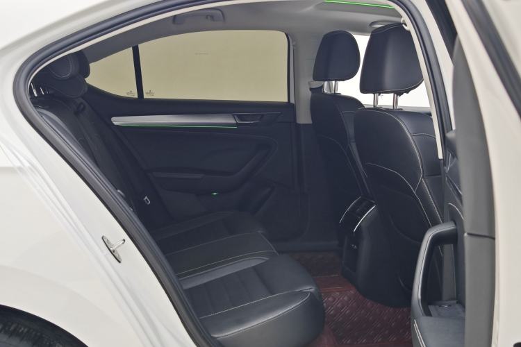 Used Skoda Superb 2021 TSI330 DSG Comfort Edition Interior 7