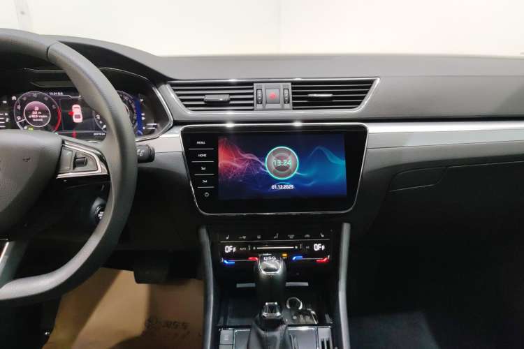 Used Skoda Superb 2021 TSI330 DSG Comfort Edition Audio And AC Panel