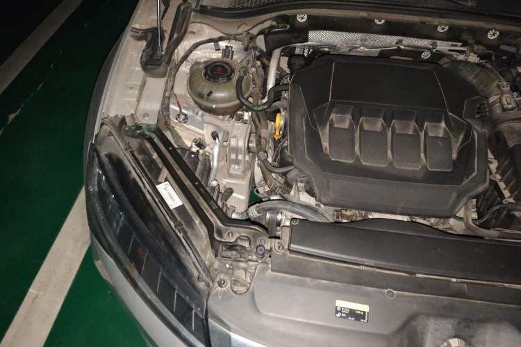 Used Skoda Superb 2021 TSI330 DSG Comfort Edition Engine Bay Right