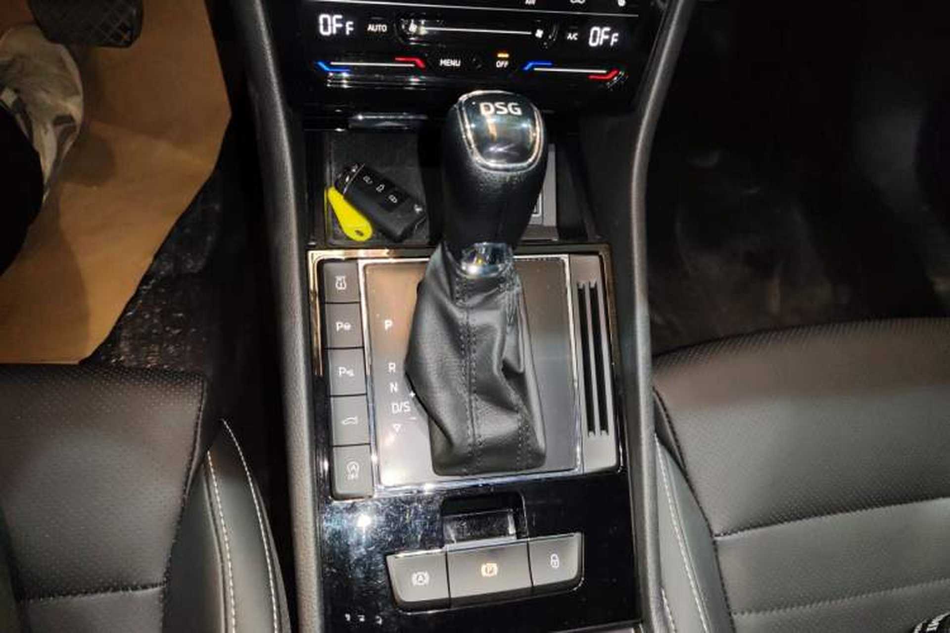 Used Skoda Superb 2021 TSI330 DSG Comfort Edition Gear Lever