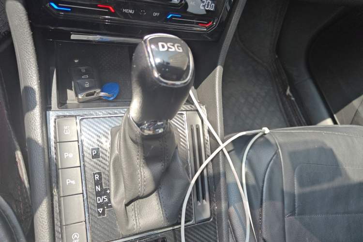 Used Skoda Superb 2021 TSI280 DSG Comfort Edition Gear Lever