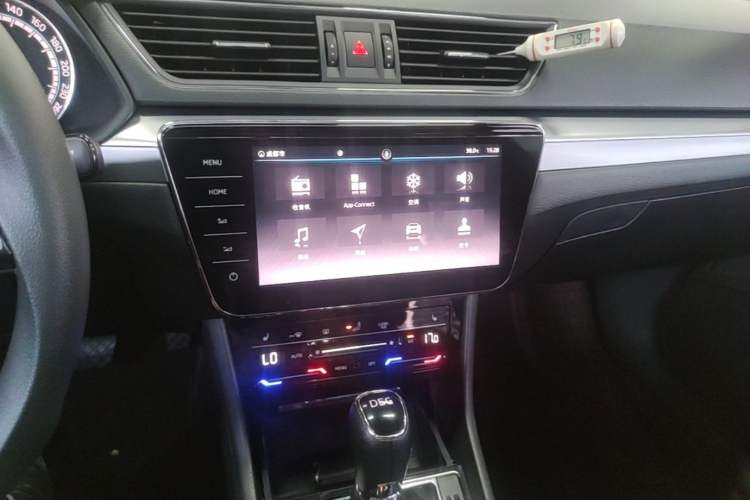 Used Skoda Superb 2021 TSI280 DSG Comfort Edition Audio And AC Panel